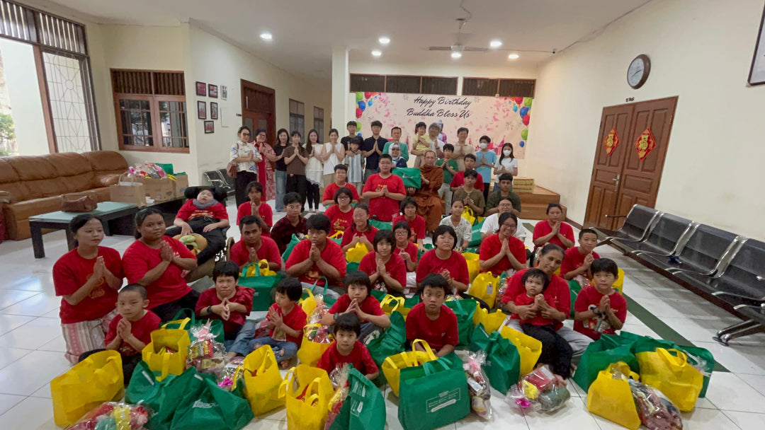 League Sportswear Donasikan Sepatu untuk Anak-Anak Panti Asuhan LPA Guna Nanda Jakarta Timur